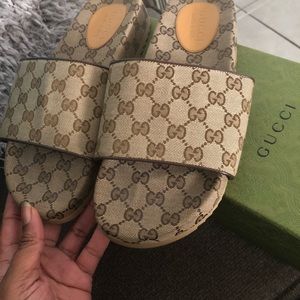 Gucci slippers